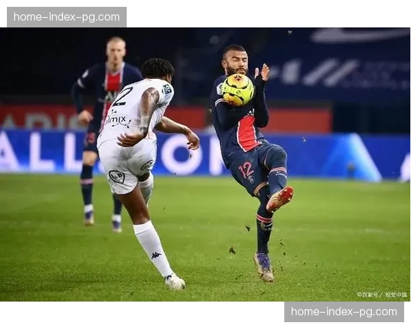 马赛2-1逆转战胜里昂，继续稳固联赛第二位置