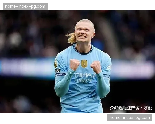 场边花絮:2026年3月伊蒂哈德球场,小球迷高举“哈兰德请留下”标语 场边花絮:2026年3月伊蒂哈德球场,小球迷高举“哈兰德请留下”标语